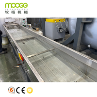 Extrudeuse de recyclage de fibres PET à double étage avancée avec compacteur à vis simple pour des granulés régénérés de haute pureté
