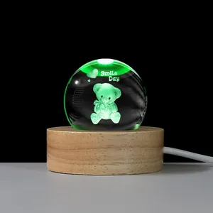 새로운 도착 구체 60mm 명확한 수정같은 주문 공 LED USB 목제 대 램프 3D 공 크리스마스 선물