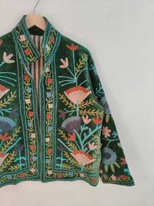 Veste en velours vert Suzani brodée à la main, manteau de style indien fait à la main, robe de mariée bohème, veste de festival, cadeau de Noël - Product Image 4