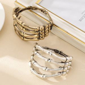 Gothique Squelette Os Manchette Bracelet Punk Sombre Crâne Fantôme Griffe Hommes Femmes Tendance Personnalité Hip-Hop Halloween <span class=keywords><strong>Bras</strong></span> Bracelet Poignets - Product Image 2