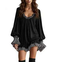 Robe Courte Noire Volantée Personnalisée pour Femme avec Bordure Rayée, Col en V, Manches Longues, Coupe Ample, Décontractée, Style Salopette, Robes pour Femmes