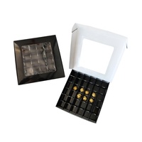 Boîte cadeau en papier avec couvercle rabattable et fenêtre transparente, compartiment divisé en grille, emballage en carton pour chocolat, boîte en papier avec logo personnalisé