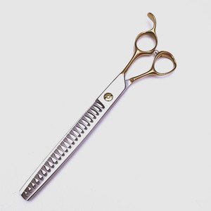 กรรไกรตัดขนสัตว์เลี้ยงขนาด 6.0 นิ้ว ด้ามจับสีทอง ขนาด 7.5 นิ้ว ผลิตจากเหล็ก 440C สำหรับกรูมมิ่งและเสริมสวยสัตว์เลี้ยง - Product Image 1