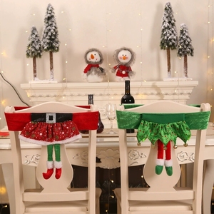 Housse de chaise thème Père Noël et ensemble de housses de poupée de Noël – Décoration adorables pour chaises de salle à manger lors des fêtes et des célébrations - Product Image 1