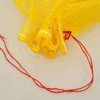 Meerkleurige mesh tas (geel/oranje/groen) voor groenten, fruit, gevogelte, brandhout; ademend & lichtgewicht, sluiting met trekkoord