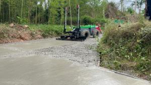 Robot de nivellement laser SCJC pour la construction routière, machine de nivellement du béton avec précision de 5 mm et télécommande de 200 m - Product Image 4