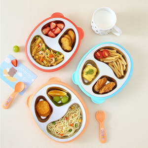 ถาดอาหารเด็กสแตนเลสโจจูพร้อมที่กั้นสำหรับเด็กอายุ 1-2 ปี สีส้ม น้ำเงิน แดง รูปทรงโค้ง ดีไซน์น่ารักสดใส - Product Image 1