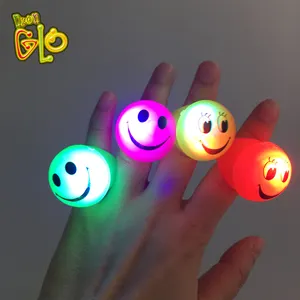 Nitelikler ürün renk emoji parti parmak halka ışık