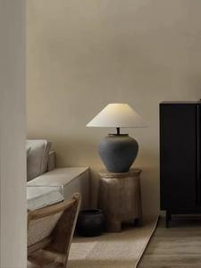 Lampe de table en pot d'argile de style Wabi-sabi, design pour salon, chambre à coucher, chevet, hôtel, B&B, ornements simples japonais, lampe de table vintage - Product Image 3