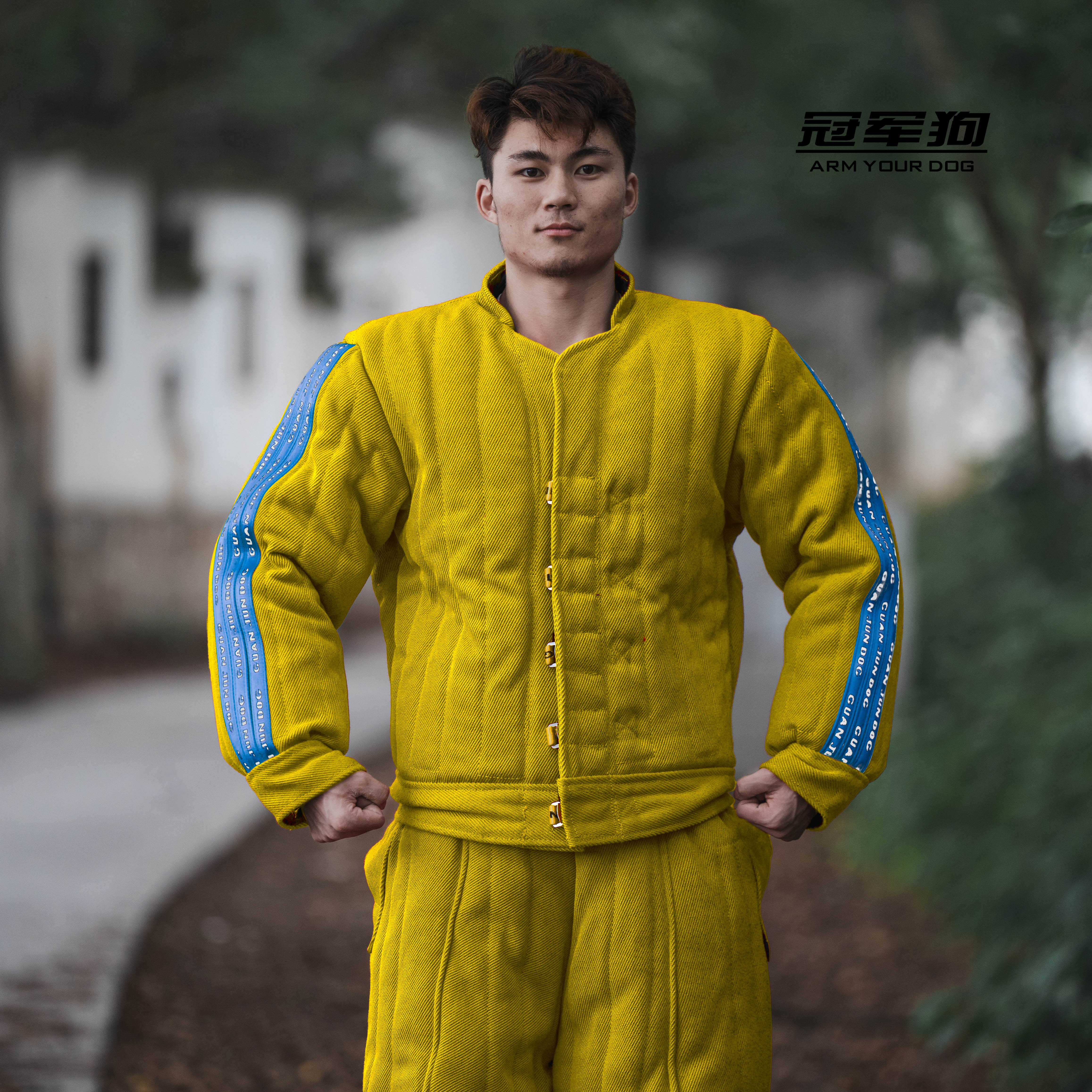 Jaune