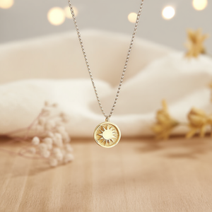 Collana con Ciondolo Sole in Acciaio Inossidabile Placcato Oro, Charm Rotondo Unisex, Gioielli alla Moda - Product Image 2