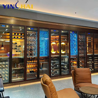 Cave à vin de luxe sur mesure à température constante, mobilier de bar en laiton brossé de luxe italien, meuble à vin pour salon
