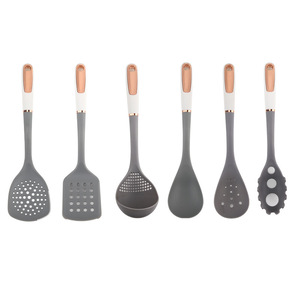 Ustensiles de cuisine sûrs et résistants à la chaleur, plusieurs styles disponibles, spatule, cuillère, écumoire, ensemble d'ustensiles de cuisine en nylon - Product Image 1