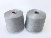 Ne32/1 Siro Spun 30% Poliéster 70% Fibra de bambú Hilo mezclado Calcetines de punto Camiseta Grafeno Bambú mezclado Tejido crudo Costura