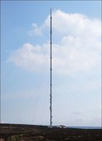 Mât d'antenne micro-ondes à 3 pieds en treillis d'acier pour télécommunications 4G longue portée, excellent pour les tours de téléphonie mobile et les stations radio BTS