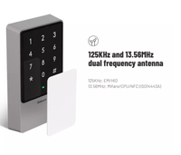 Système de contrôle d'accès autonome en métal avec lecteur de cartes RFID à double fréquence, écran tactile étanche IP65 et clavier