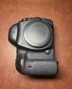 Appareil photo reflex numérique plein format EOS 5D Mark IV d'occasion, 30,4 MP, vidéo 4K, autofocus 61 points, Wi-Fi intégré, machine professionnelle performante - Product Image 1