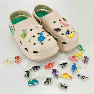 Breloques lumineuses 2D en PVC fluorescent pour chaussures, motif <span class=keywords><strong>dinosaure</strong></span>, pour sacs de plage souples, décorations en plastique à position supérieure - Product Image 4