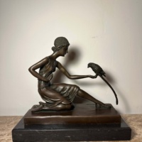 Sculpture en bronze de style européen d'une jeune fille, une statue en bronze avec base en marbre