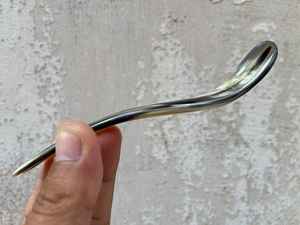 Épingle à cheveux classique en corne de buffle, artisanat naturel, accessoire pour cheveux fait main, pour des chignons sécurisés, texture naturelle et sophistiquée - Product Image 5