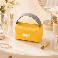 Sac de maquillage de voyage grande capacité, résistant à l'eau, organiseur de cosmétiques et de produits de toilette avec poignée, sac de beauté portable à fermeture éclair