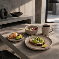 Service de table en grès brun mat aspect artisanal – Assiettes, bols et mugs en céramique