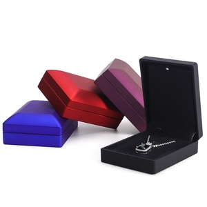 Boîte à bijoux LED haut de gamme, boîtes cadeaux originales pour bijoux, emballages de boîtes à bijoux personnalisables - Product Image 2