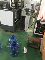 Machine de soufflage semi-automatique à commande PLC Delta de 500 ml/1 L/2 L/5 L/10 L/20 L pour bouteilles en PET de 5 gallons
