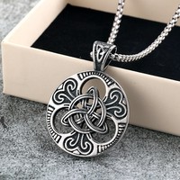 Kalung Liontin Pria Anti Karat Tahan Air Gaya Vintage Viking Irlandia Simpul Konsentris Baja Tahan Karat 316L Grosir Perhiasan