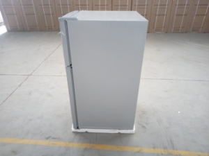 ตู้เย็นแบบประตูคู่ขนาด 90 ลิตร รุ่น DDT-88L สำหรับใช้ในครัวเรือน - Product Image 4