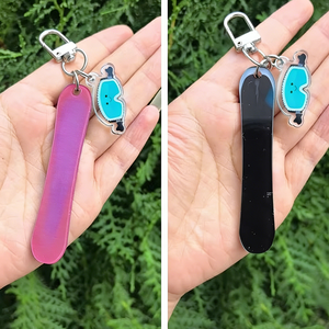 Portachiavi in Acrilico Personalizzati con Stampa UV su Entrambi i Lati, Portachiavi a Forma di Tavola da Surf - Product Image 6