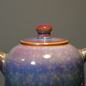 Théière artisanale en porcelaine Jun, coffret cadeau, glaçure bleu-or, poignée en porcelaine - Patrimoine culturel immatériel chinois, 200 ml - Product Image 5