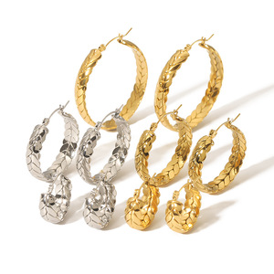 ต่างหูรูปรวงข้าวสาลี ทอง 18K สแตนเลสสตีล เครื่องประดับแฟชั่นสำหรับผู้หญิง ดีไซน์รูปทรงใบไม้และเรขาคณิต สีเงินและสีทอง - Product Image 5