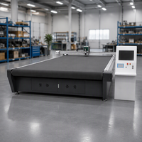 Automatische CNC-machine voor het vouwen en snijden van golfkarton dozen, met digitale tafel en oscillerende mesplotter (flatbed)