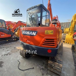 Mini pelleteuse Doosan DH55 d'occasion très bon marché avec moteur Cummins et composants du noyau du roulement inclus - Product Image 2