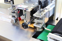 Machine d'emballage de coussins HY-260 pour produits tels que les dattes rouges, les beignets, les sacs poubelle, etc.