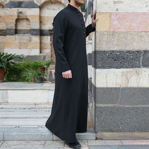 Vêtements musulmans traditionnels dubaï 1008 solide moyen-orient arabe Robe bouton simplifié grand hommes Robe musulmane - Product Image 3