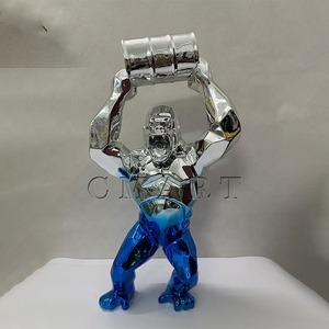 Estatua de Gorila Rey Boxeador Pintada a Mano en Cromo Dorado, Escultura de Orangután Geométrico con Corazón, Arte Pop - Product Image 5