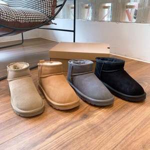 Chaussures <span class=keywords><strong>en</strong></span> gros, série de pantoufles décontractées d'intérieur <span class=keywords><strong>et</strong></span> d'extérieur, pantoufles fantaisie, bottes <span class=keywords><strong>en</strong></span> <span class=keywords><strong>cuir</strong></span> de luxe, bottes <span class=keywords><strong>en</strong></span> laine, bottes de neige - Product Image 2