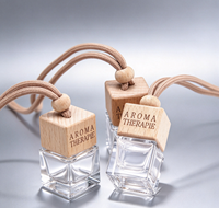 Bouteille en verre vide de 8 ml de haute qualité avec bouchon en bois carré pour désodorisant de voiture suspendu, livraison rapide, vente en gros