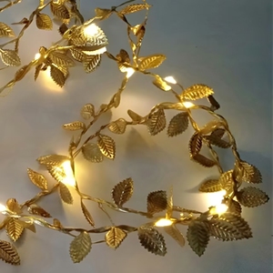 Chaîne de lierre dorée de 2 m, pour décorer les arbres de Noël et la décoration de la maison - Product Image 2