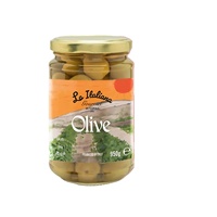 Hoogwaardige verse groene Kalamata Italiaanse olijven, vlezig en sappig, in zonnebloemolie, glazen pot, klaar om te eten
