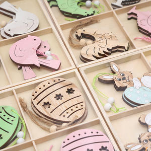 Set di Pendenti in Legno a Forma di Coniglio, Artigianali, Personalizzabili con Logo, per Pasqua - Product Image 5