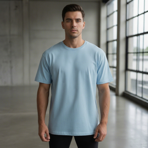 Camiseta de Jersey Casual para Hombre, Cuello Redondo, Manga Corta, Corte Regular, Color Azul Claro, 60% Algodón/40% Poliéster, Transpirable, Estampada, 180 Gramos - Product Image 1