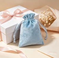 Pochette en velours bleu clair de luxe avec cordon de serrage en ruban, sac d'emballage pour bijoux pour le rangement de petits cadeaux