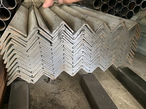 75*75 <span class=keywords><strong>20X20</strong></span> 50X50mm A36 Q355 Q235 Acier au carbone métallique en forme de L, barres d'angle pour la construction - Product Image 6