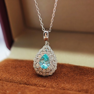 Joyería UM, Colgante de Plata 925 Chapado en Oro de 18K con Gema Paraiba Cultivada en Laboratorio en Forma de Pera para Uso Diario, Graduación, Cadena no Incluida - Product Image 5