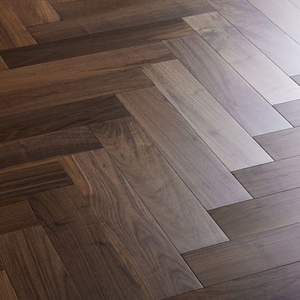 Parquet contrecollé en chêne européen mat à trois couches, qualité AB, antidérapant, système clic, 18 mm, motif chevrons, pour hôpitaux - Product Image 1
