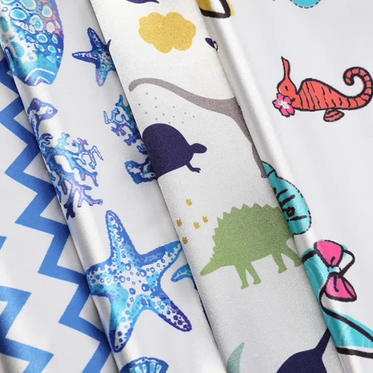 Satin de polyester Tissu de soie imprimé pour pyjamas pour enfants