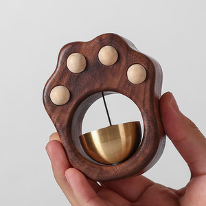 Griffe de chat en bois carillon de porte en laiton magnétique Zen noyer sonnette Antique commerçants cloche - Product Image 2